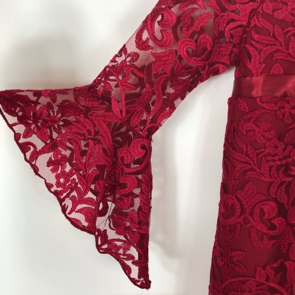 NWT Biscotti Red Floral Lace Bell Sleeve Dress Size 5 - Picture 5 of 8